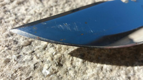 Ofrezco este cuchillo de submarinismo Aitor Tiburón Máster de gran calidad, y por que no decirlo, belleza, 20