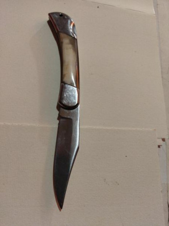 Navaja usada
Mango hueso
Muy buen acero
Medidas 19 cm
Precio 30€ envío incluido en la península 00