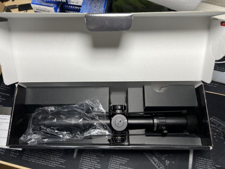 Bushnell Elite Tactical DMRII-i con retícula iluminada. Totalmente nuevo. 3.5-21x50
1300 con portes. Está 00