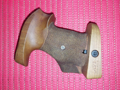 Vendo empuñadura Knill para revolver S&W con armazón square butt, en perfecto estado.
La compre para 02