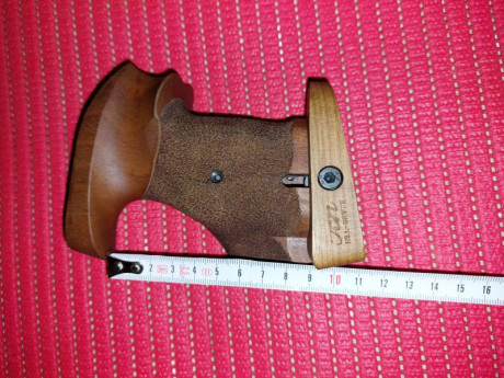 Vendo empuñadura Knill para revolver S&W con armazón square butt, en perfecto estado.
La compre para 10