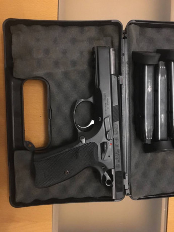 Se vende pistola Cz Shadow.
con 3 cargadores.
alzas y punto de mira eemann tech
kit de muelles eemann 02