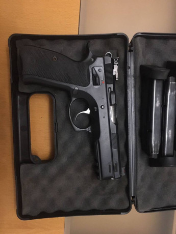 Se vende pistola Cz Shadow.
con 3 cargadores.
alzas y punto de mira eemann tech
kit de muelles eemann 00