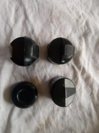 Buenas;

Se vende diferentes piezas de carabinas como Gamo, Norica...
Dichas piezas comprenden como bolas 01