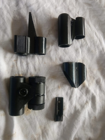 Buenas;

Se vende diferentes piezas de carabinas como Gamo, Norica...
Dichas piezas comprenden como bolas 00