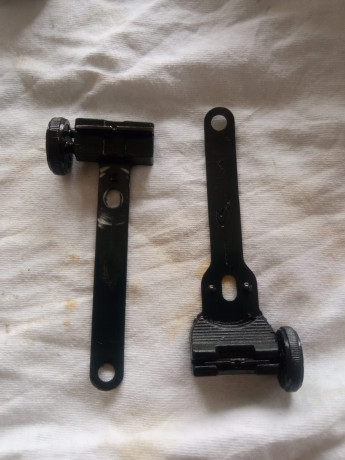 Buenas;

Se vende diferentes piezas de carabinas como Gamo, Norica...
Dichas piezas comprenden como bolas 20