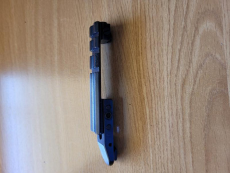 CARRIL PICATINNY PARA MONTAR EN FIJACIONES APEL, PUESTO UNA UNICA VEZ EN EL RIFLE 150€ NO NEGOCIABLES. 00