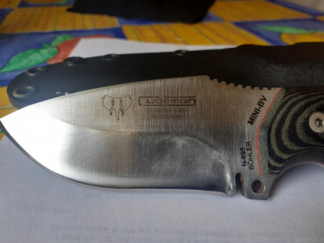 Vendo este pequeño/gran cuchillo de acero Bohler N-695 incluidos su funda Kydex y su cierre Tech Lock.
Micarta 30