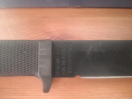 Se vende magnífica pieza de cold steel hecha en Estados Unidos en acero carbón v buen estado un par de 00