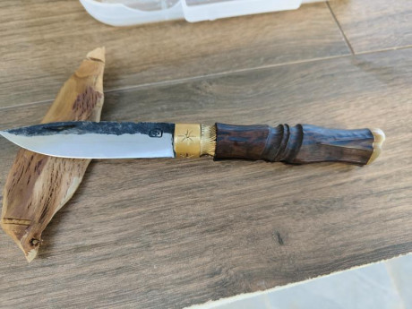 Navaja del artesano Joselu rbd modelo Pizarro en encina.

55€ enviada península.

Contacto vía privado.

VENDIDA, 00