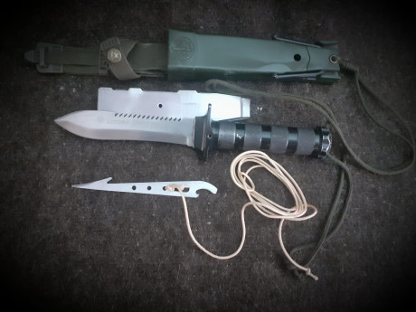 Un amigo vende este Aitor JKII de la primera tirada en perfecto estado.
Precio 110€ envio incluido 02