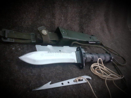 Un amigo vende este Aitor JKII de la primera tirada en perfecto estado.
Precio 110€ envio incluido 01