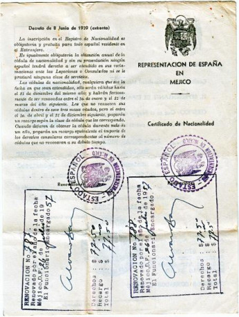  EN RECUERDO Y HOMENAJE A LOS QUE YA NO ESTÁN. 

Si pones en  GOOGLE   PASAPORTES EN LA MEMORIA  da igual 150