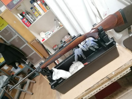 Hola.

Vendo Remington 700 BDL en calibre 35 Whelen.  
No hay muchos en este calibre . 
Creo que es de 00