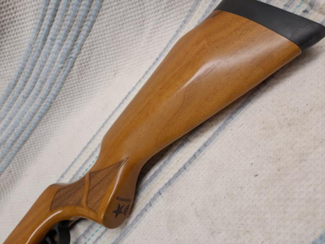 Vendo carabina Cometa Fenix 400 calibre 5,5. Era una Galaxy y se le ha puesto la culata premier de nogal. 31