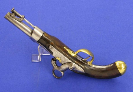 Voy a colocar unas fotos de un arma larga alemana de llave de mecha del siglo XVI. 41