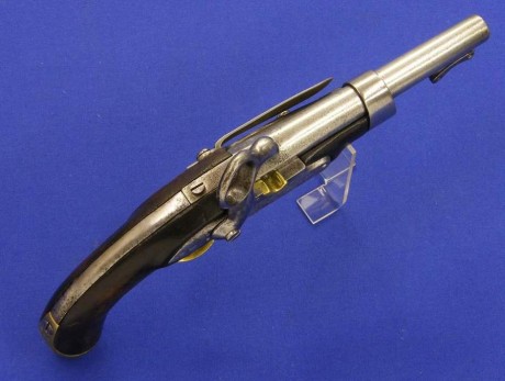 Voy a colocar unas fotos de un arma larga alemana de llave de mecha del siglo XVI. 40