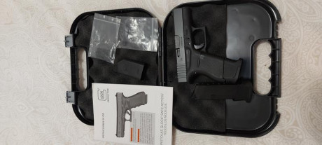 Vendo glock 43 del 9..capacidad de carga original es de 6+1 en recámara pero tiene prolongador de + 2 01