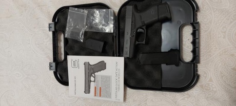 Vendo glock 43 del 9..capacidad de carga original es de 6+1 en recámara pero tiene prolongador de + 2 00