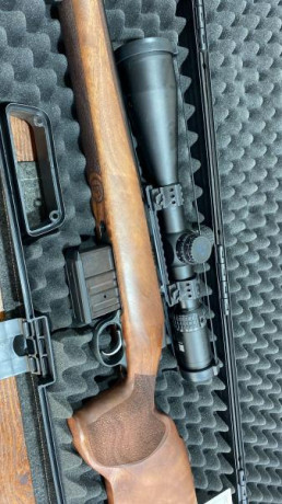 Hola

Un amigo le han regalado un CZ 557 varmint 308W, y no le convence por que es cazador, está sin pegar 01