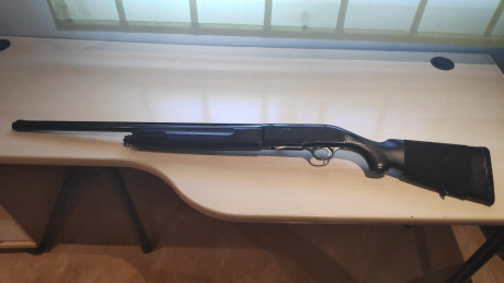Se vende beretta en perfecto estado, limitado cargador a 2+1 para cazar, cañon fijo 3* 250€, perfecto 02