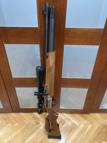 Un amigo vende esta carabina calibre 5,5 del año 2021 completa,con bocacha, airstriper,maletin
 y visor.
500€ 01