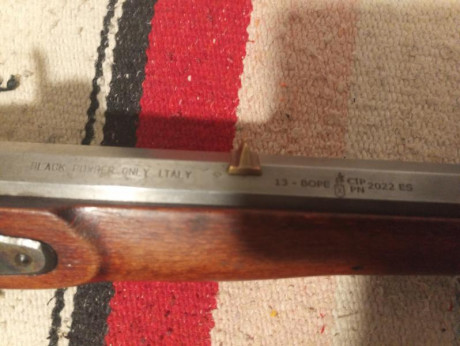Hola, alguien me podría indicar que marca es esta pistola. 50