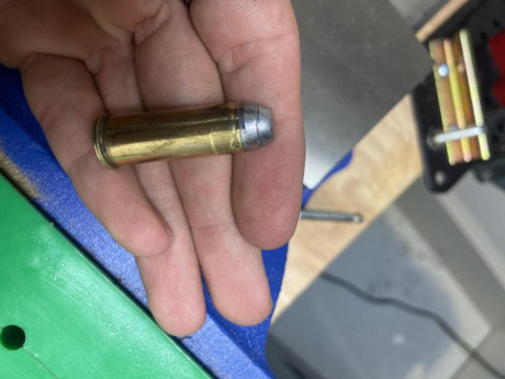 Buenos días 
Acabo de comprar un winchester calibre 44 40 he comprado los dies para la recarga pero las 10