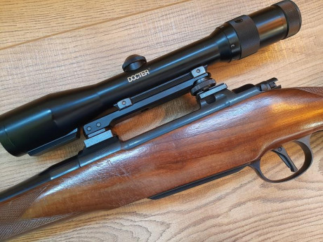 Buenas a todos,
Pongo a la venta este equipo compuesto por:
Rifle de cerrojo marca BRNO, modelo ZKK 602 12