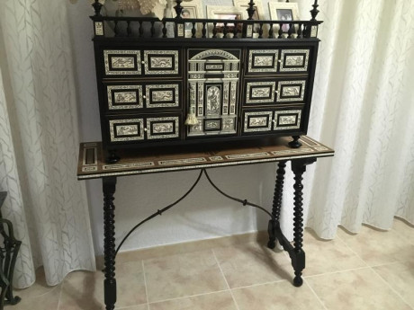 :papa: :saluting-soldier:  :saluting-soldier: Antigüedad mueble Barqueño en madera palo santo con incrustaciones 02