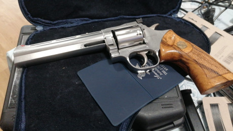 Un compañero vende este revolver en muy buen estado, muy preciso.

Pide por el 400€, está en Madrid y 01