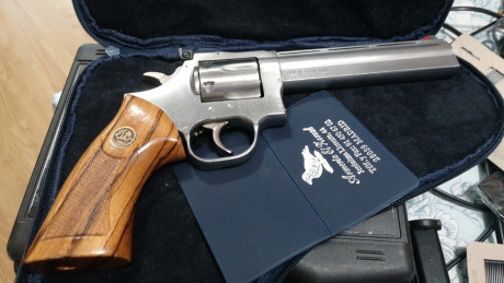 Un compañero vende este revolver en muy buen estado, muy preciso.

Pide por el 400€, está en Madrid y 00