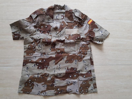 Camisa arído pixelado desierto. Talla 4. Equivale a una talla L civil.

15 euros más el envío certificado. 00