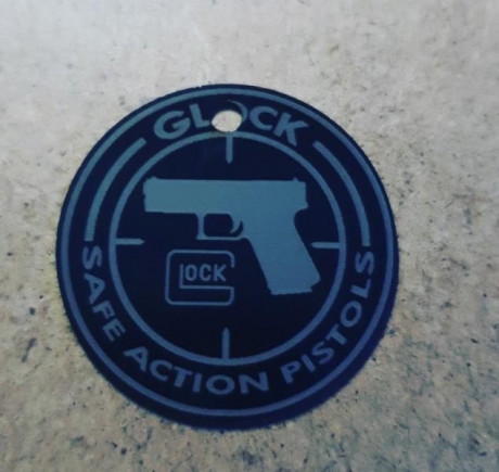 Se hacen llaveros personalizados, en madera o aluminio, para tu bolsa, mochila o funda de tiro.
El precio 21