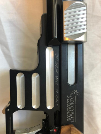 Vendo pistola marca Pardini Mod. Hp Cal 32 WC con muy poco uso. Precio 700€ Teléfono 600580504 Joaquín 02