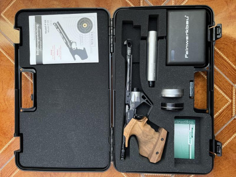 Vendo Feinwerkbau P8X Short. Comprada nueva por mi hace 2 años y apenas usada media docena de veces. Impecable 02