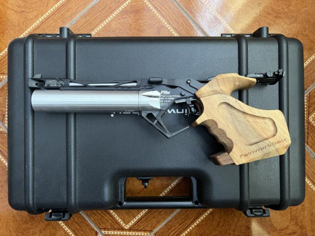 Vendo Feinwerkbau P8X Short. Comprada nueva por mi hace 2 años y apenas usada media docena de veces. Impecable 01