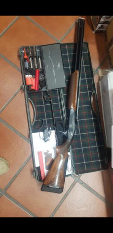 vendo Benelli 828 U con tres meses , la he aceptado como parte del pago por otra arma pero quiero venderla 10