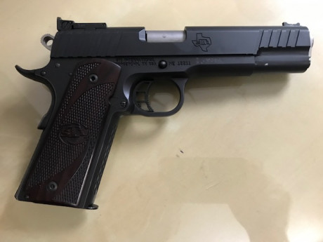 Vendo STI TROJAN , con cañon de 5", Cal. 9mm, en perfecto estado, esta cerca de Bcn. 00