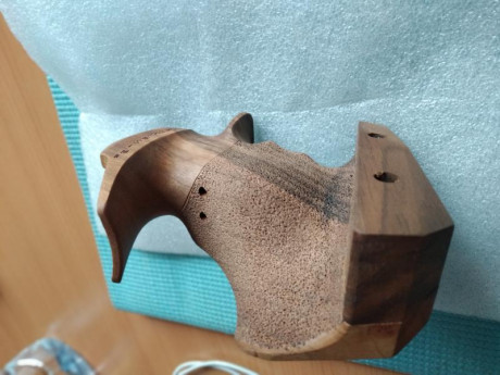 Vendo Feinwerkbau P8X Short. Comprada nueva por mi hace 2 años y apenas usada media docena de veces. Impecable 50