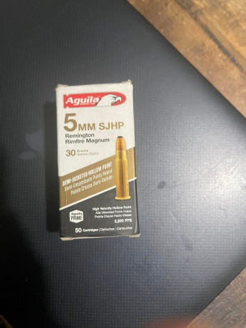 Pues eso, guarismando por ahí, me he encontrado un arma y un cartucho, que no tenia ni la menor idea de 00