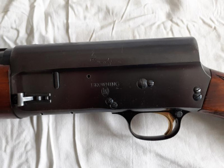 Vendo escopeta calibre 20 Browning Auto 5 en buen estado, con choque 2 estrellas belgas que equivale a 01