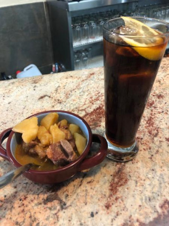 Hoy para comer acelgas hervidas y chuletón de vaca gallega vieja con seis semanas de maduración en cámara 121