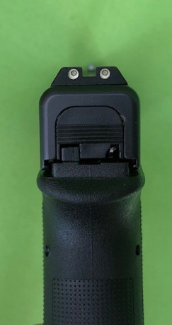 Hola
Por necesidades de cupo para otro proyecto, vendo mi Glock 17 de tercera generación, edición especial 02