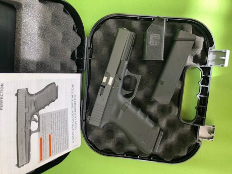 Hola
Por necesidades de cupo para otro proyecto, vendo mi Glock 17 de tercera generación, edición especial 00