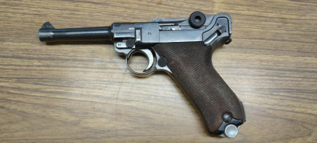 Buenos días, lo dicho, pongo a la venta mi Luger P08  Mauser codigo 42  numero de serie 2991 del 9mm, 01