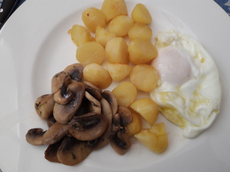 Hoy para comer acelgas hervidas y chuletón de vaca gallega vieja con seis semanas de maduración en cámara 21