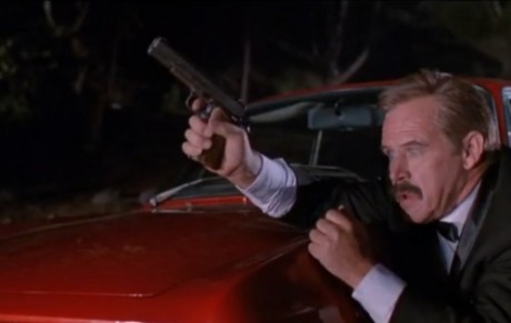 Compañeros,

En vista de las ganas de algunos (Elcafe, Wilcow, Vrakk, etc) por adivinar armas de películas 80