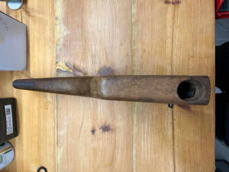 Buenas tardes vendo funda culatin para pistola Mauser C-96, pido por ella 300 euros con envío incluido. 01