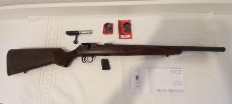 Carabina CZ 457 Varmint calibre 22 LR esta sin estrenar en su caja regalo anillas spormatch medianas  00